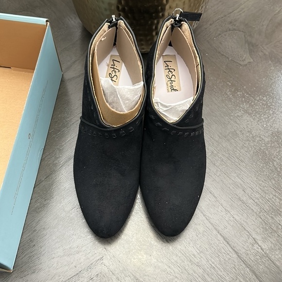 LIFESTRIDE WOMEN GIADA BOOTIE - Picture 3 of 11